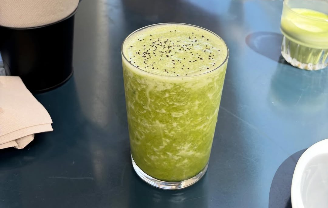 A fresh green smoothie